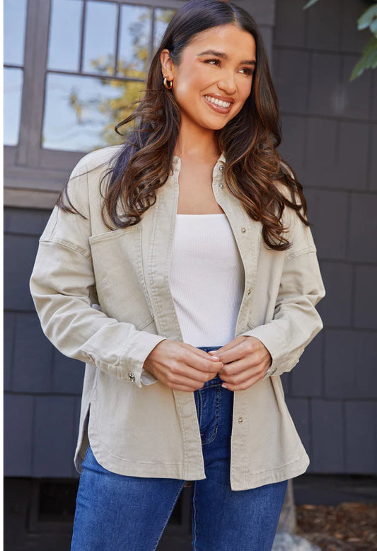 OVERSIZED SHACKET WITH FRONT PATCH POCKETS